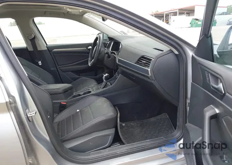 2024 Volkswagen Jetta 1.5T Se from USA, damaged, VIN 3VW7M7BU9RM012652